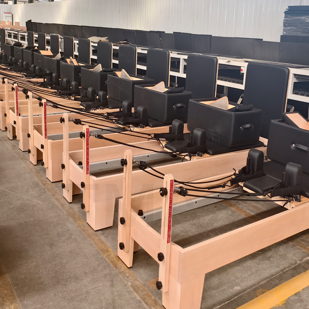 Pilates & Yoga Wohlfühlen Forchheim - DZ132 Beech Wood Pilates Reformers Machine