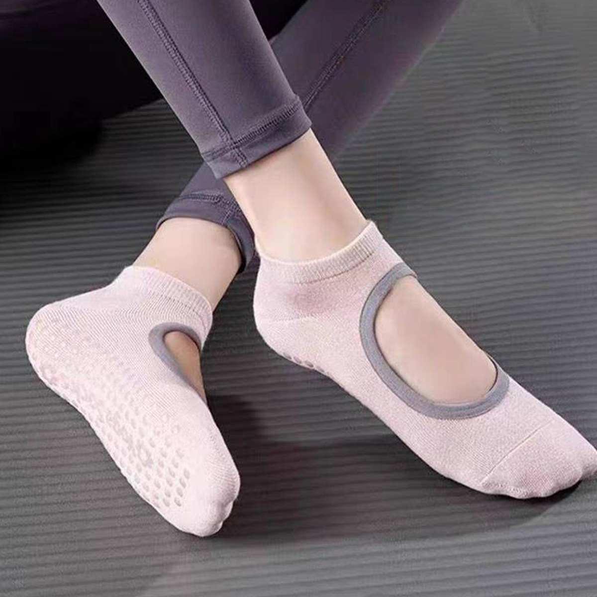 Non-Slip Yoga Socks for Women  – Pilates & Yoga Wohlfühlen Forchheim recenzja i cena